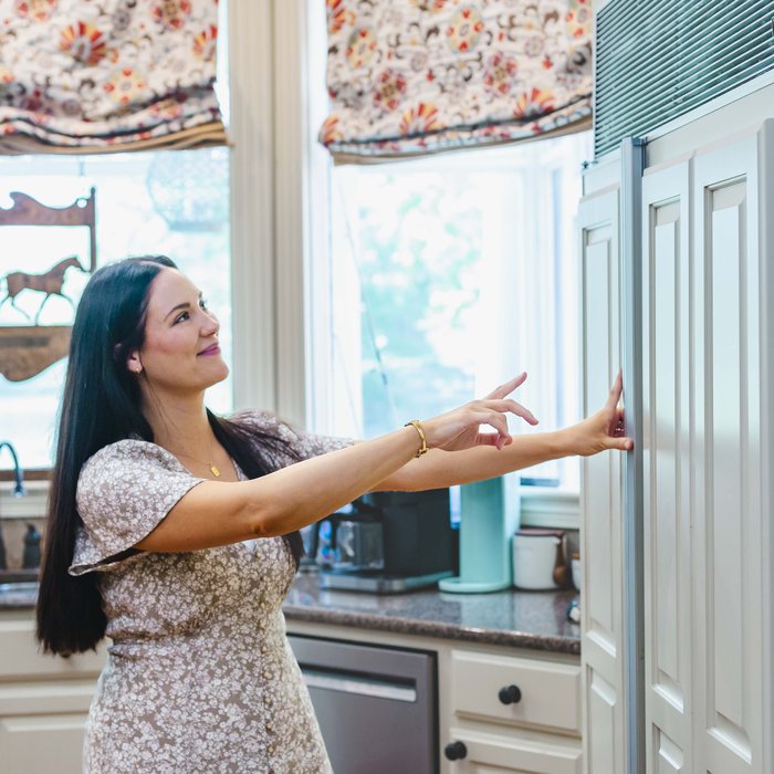 Cleaning a bright kitchen in Jackson, MS